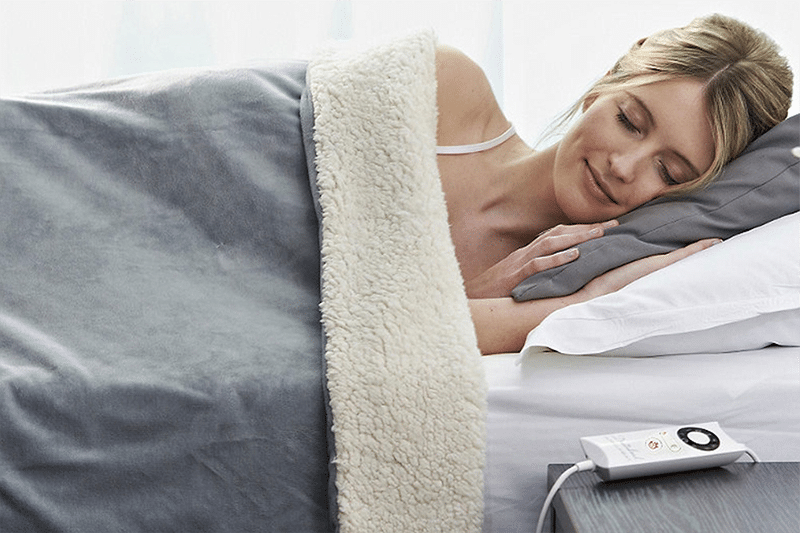 Top 4 Best Heated Blanket Brands 2022 - Hey Love Designs